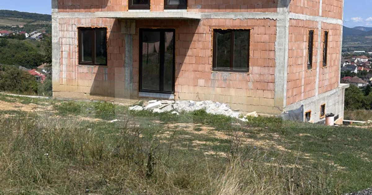 Casă individuală de vânzare cu 4 camere în Dej