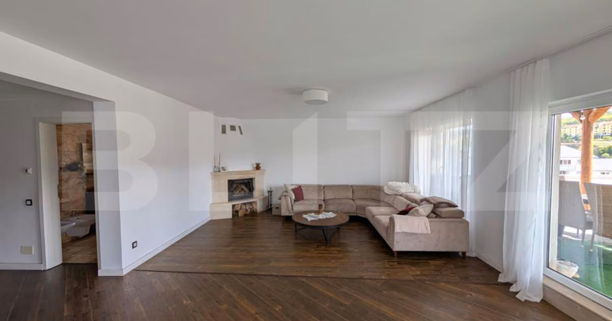 Apartament de vânzare cu 4 camere, mobilat în Florești
