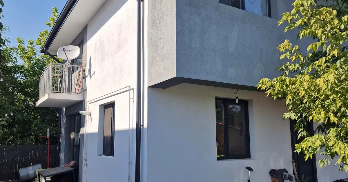 Casă individuală de vânzare cu 4 camere în 1 Decembrie