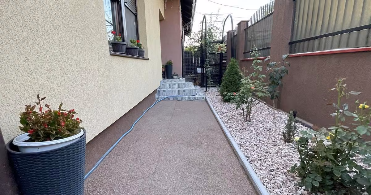 Duplex de vânzare cu 3 camere, mobilat în Săcălaz