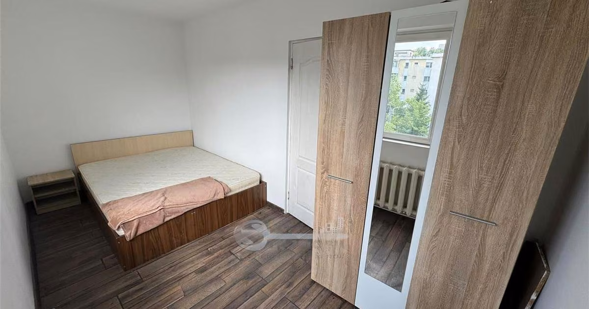 Apartament de vânzare cu 3 camere, mobilat în zona Tătărași, Iași