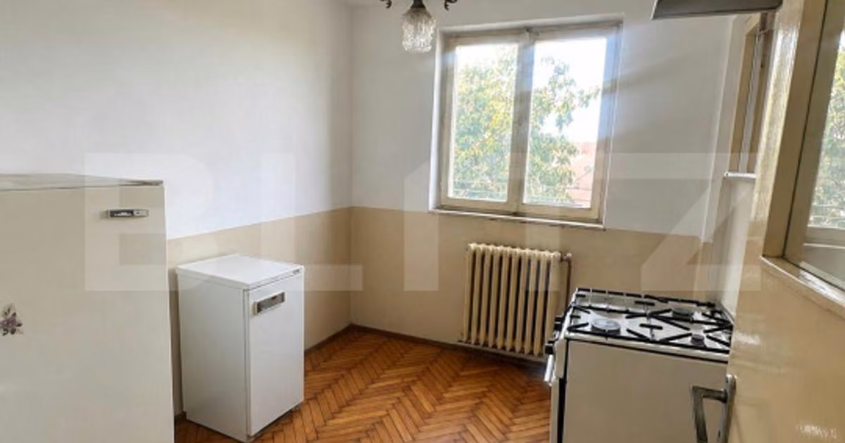 Apartament de vânzare cu 3 camere, mobilat în Turda