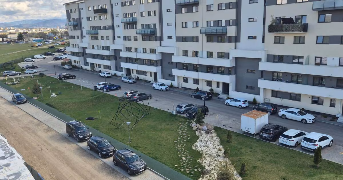 Apartament de vânzare cu 2 camere în zona 13 Decembrie, Brașov