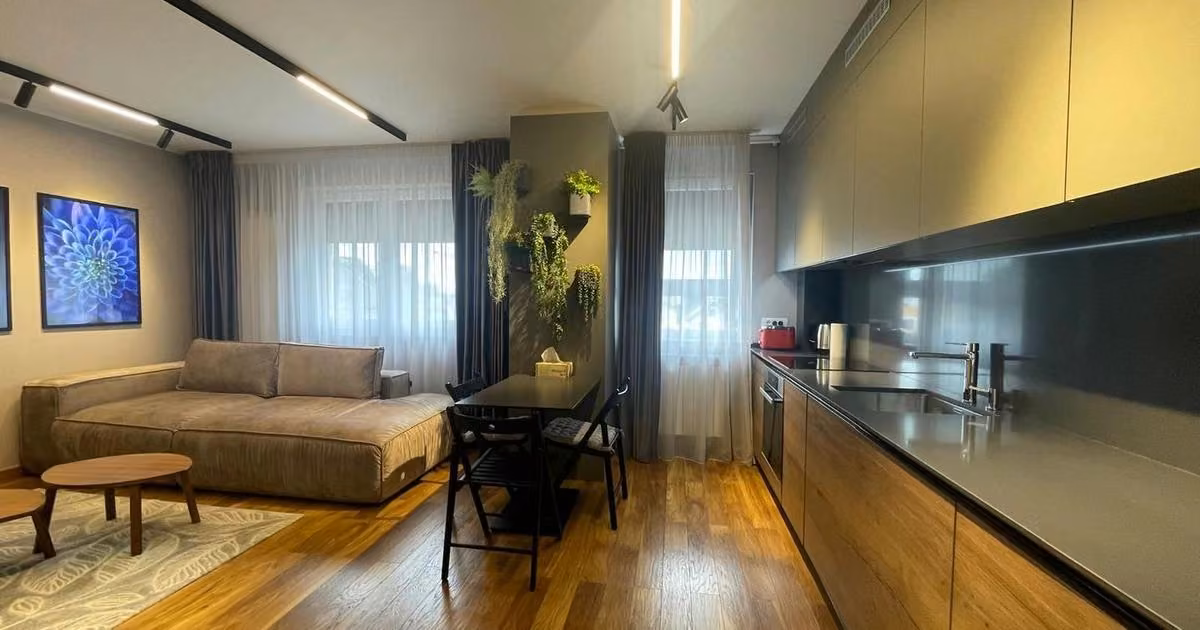 Apartament de vânzare cu 2 camere, mobilat în zona Tractorul, Brașov