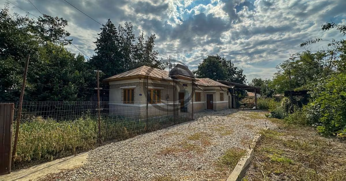 Casă individuală de vânzare cu 3 camere în Puchenii-Moșneni