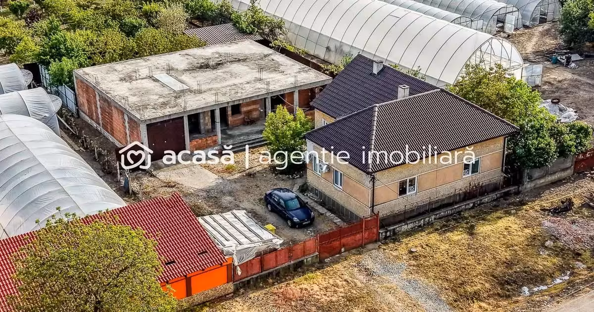 Casă individuală de vânzare cu 3 camere, mobilată în Seleuș
