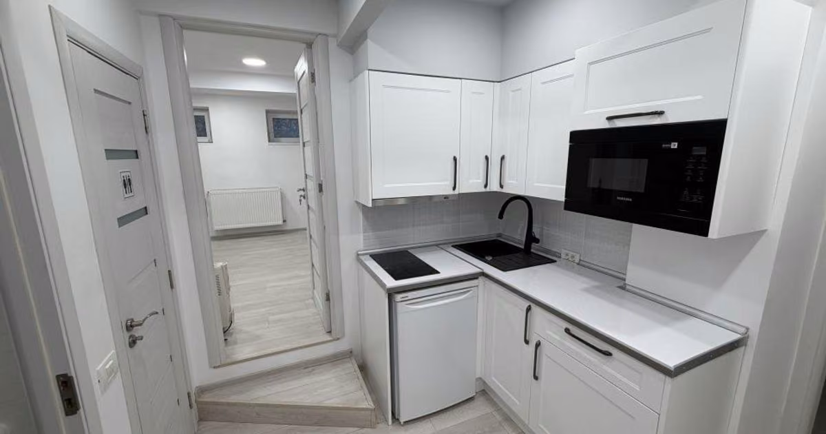 Apartament de vânzare cu 3 camere în zona Universitate, Ultracentral