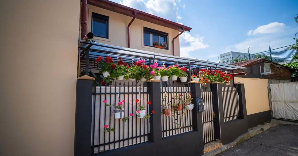 Casă individuală de vânzare cu 4 camere în zona Dristor, Sector 3