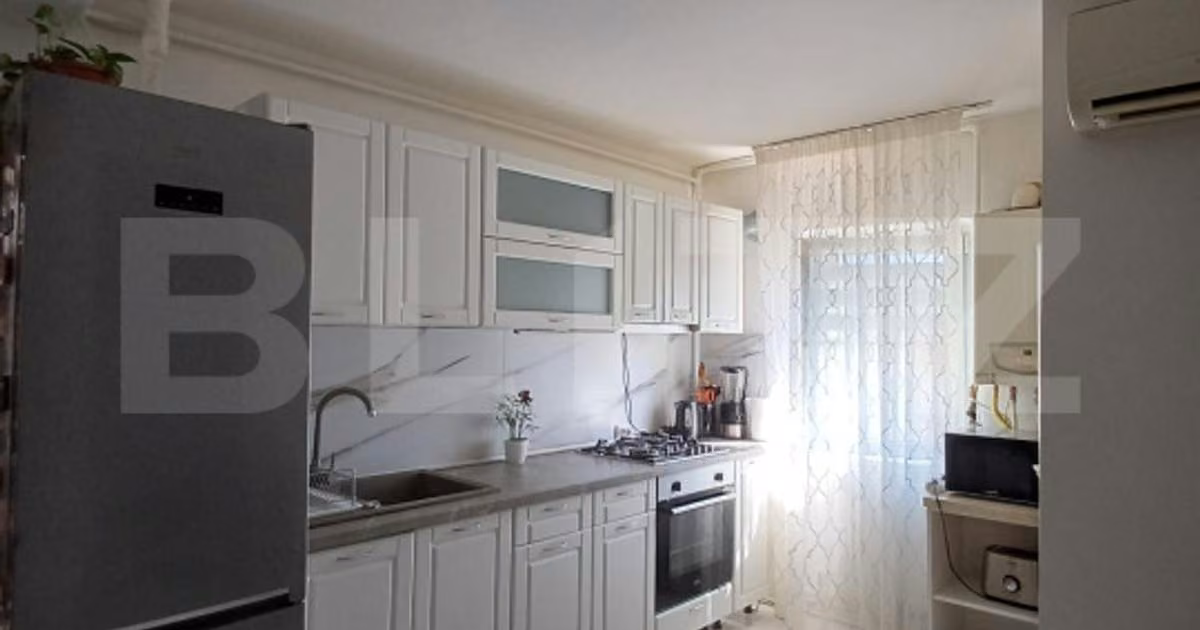Apartament de vânzare cu 3 camere, mobilat în Câmpia Turzii