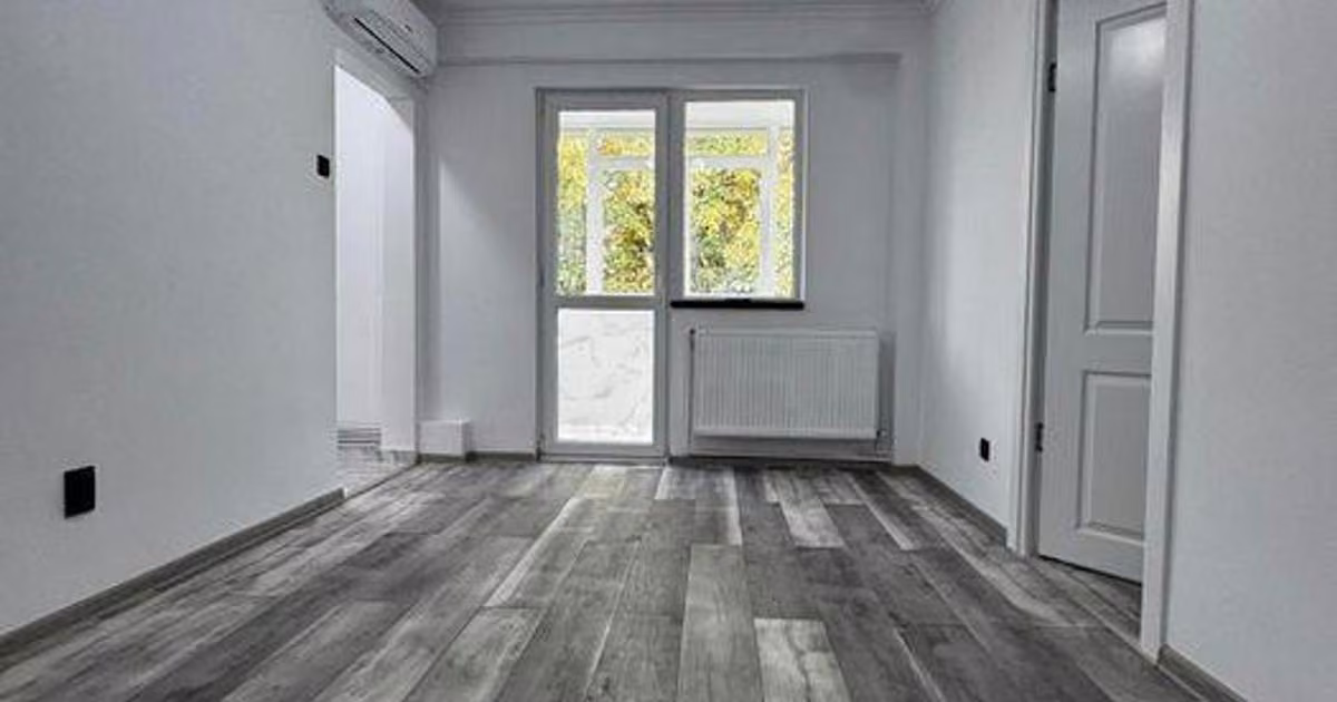 Apartament de vânzare cu 3 camere în zona Tătărași, Iași