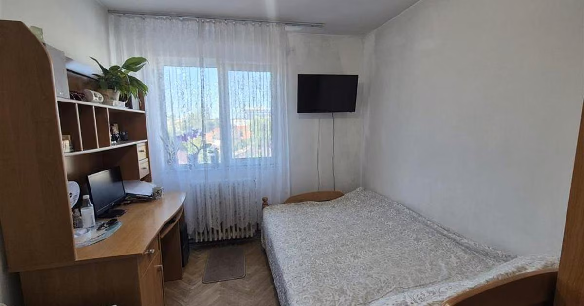 Apartament de vânzare cu 2 camere în zona Podu Roș, Iași