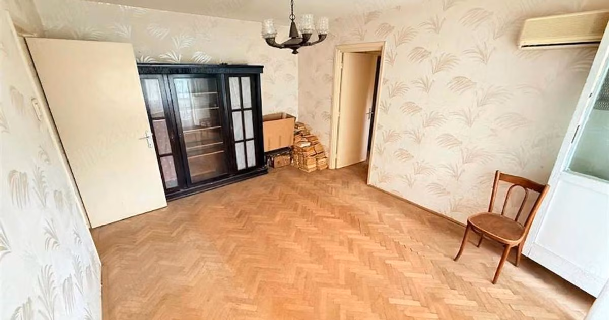 Apartament de vânzare cu 3 camere în zona Podu Roș, Iași