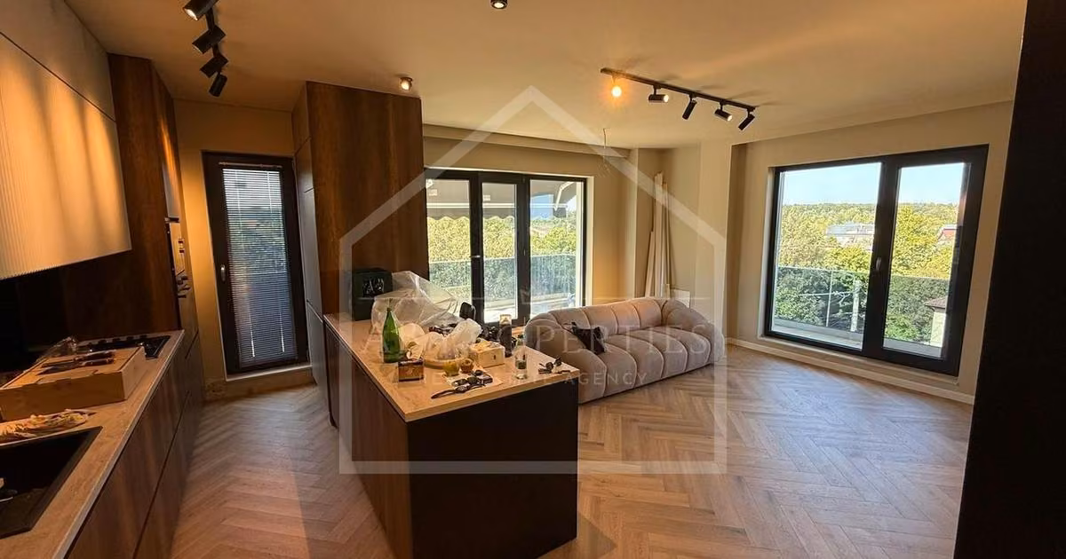 Apartament de vânzare cu 4 camere în zona Băneasa, Sector 1