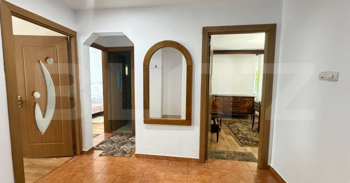Apartament de vânzare cu 3 camere, mobilat în Turda
