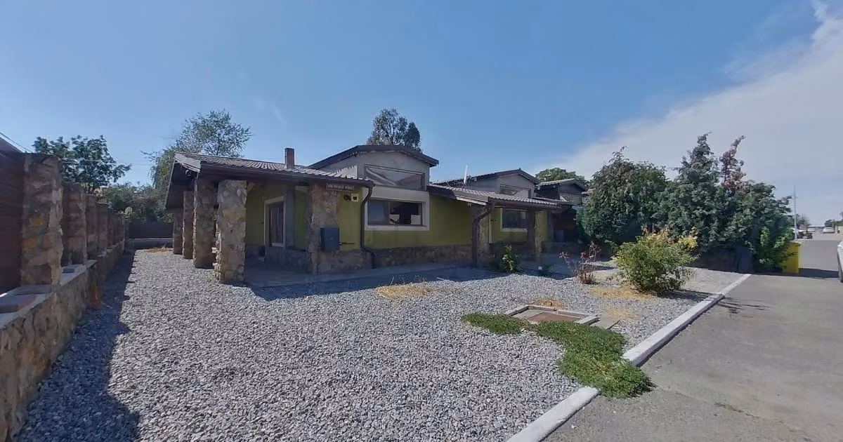 Casă de vânzare cu 4 camere în zona Cartierul Verde, Arad