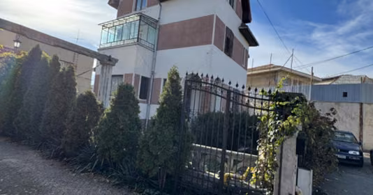 Casă Ultracentral