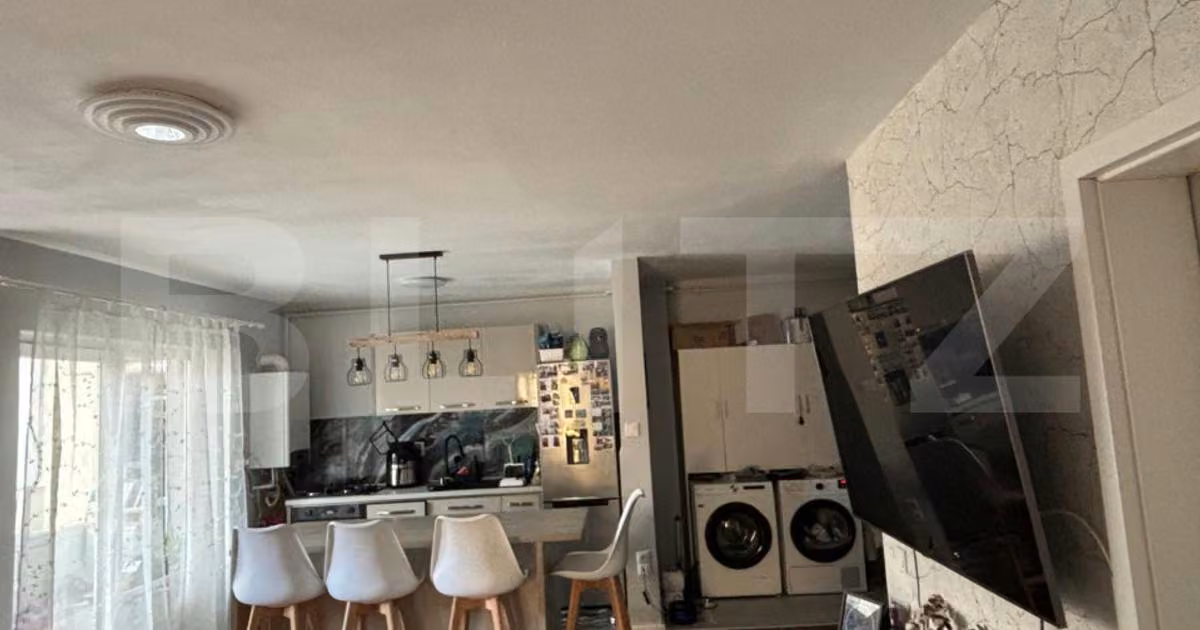 Apartament de vânzare cu 3 camere, mobilat în Florești