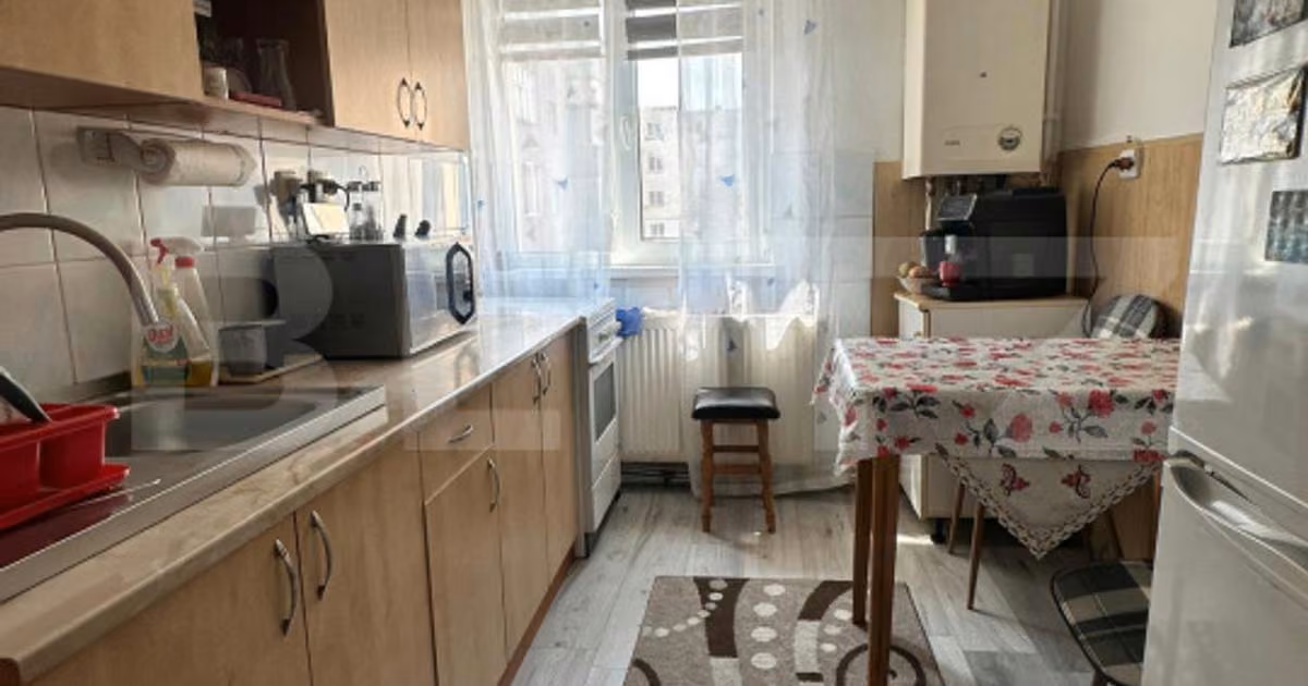 Apartament de vânzare cu 2 camere, mobilat în Turda