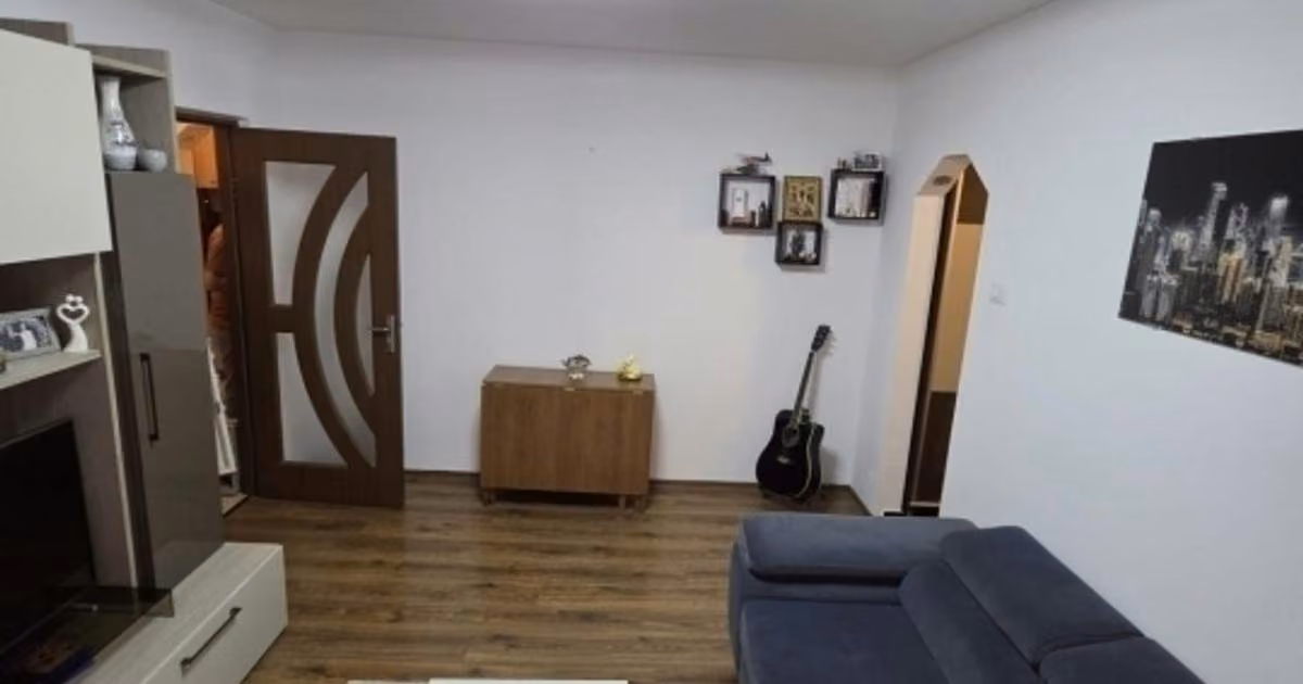 Apartament de vânzare cu 3 camere în zona Dacia, Iași