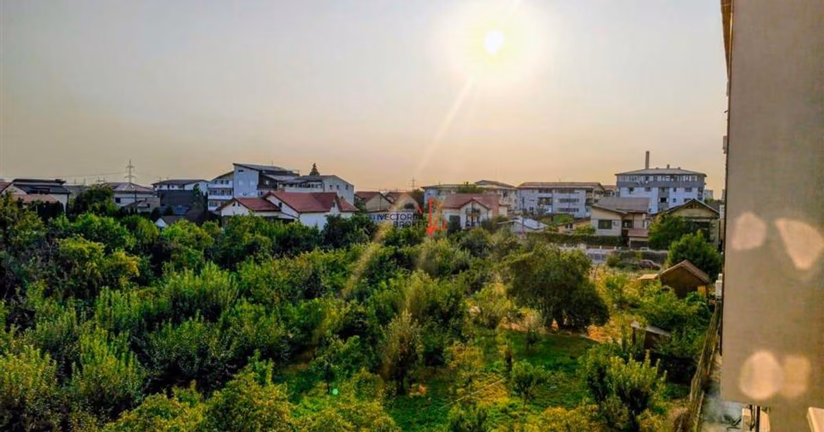 Apartament de vânzare cu 3 camere în zona Titan, Sector 3