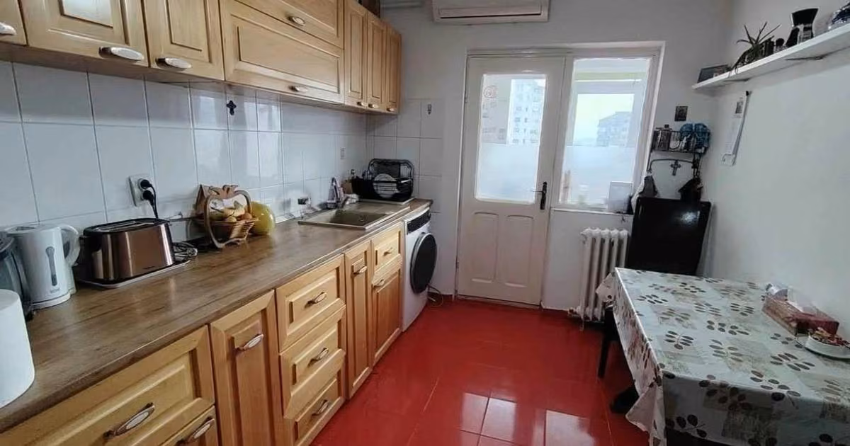 Apartament de vânzare cu 3 camere în zona Dacia, Iași