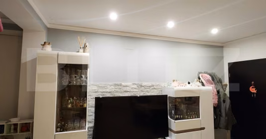 Apartament Florești