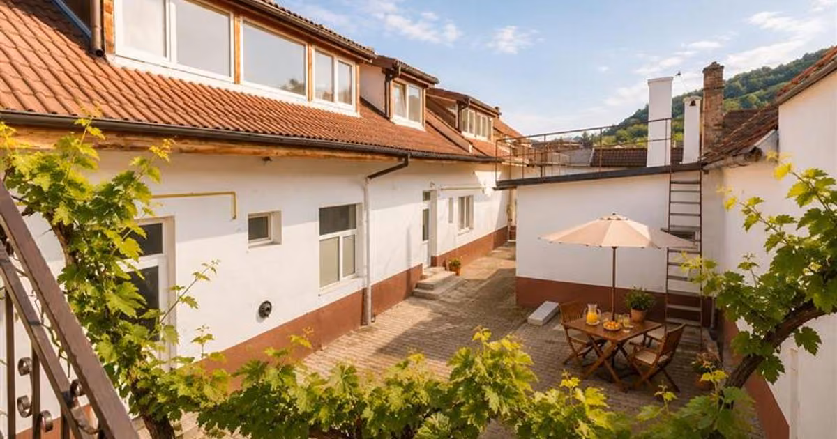 Casă individuală de vânzare cu 5 camere, mobilată în zona Central, Brașov