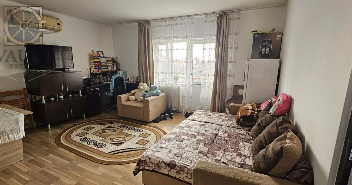 Apartament de vânzare cu 3 camere, mobilat în Dragomirești-Deal