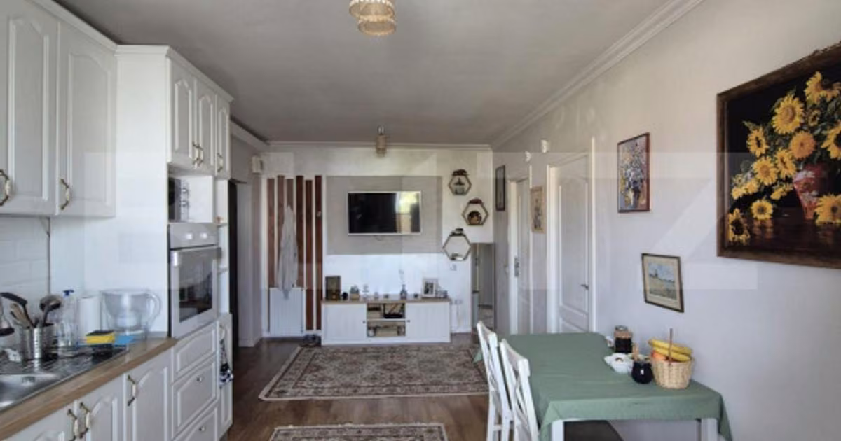 Apartament de vânzare cu 3 camere, mobilat în Florești
