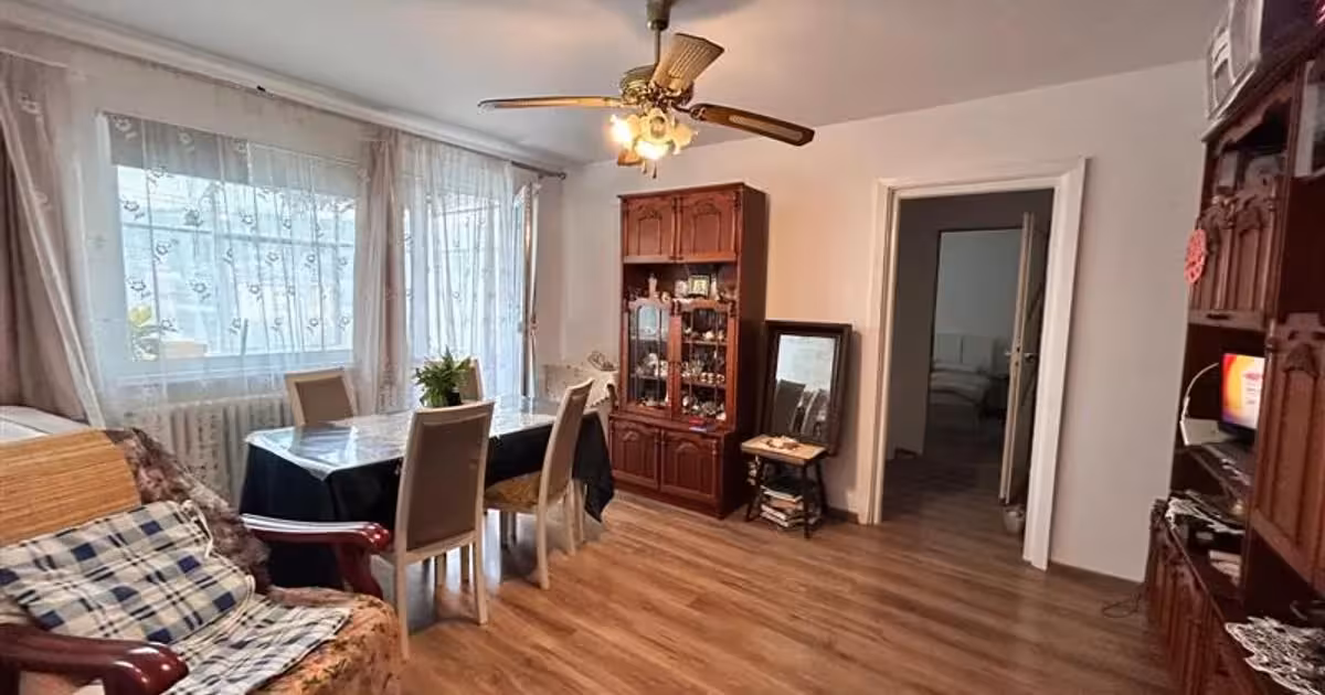 Apartament de vânzare cu 2 camere în zona Luncă, Reșița