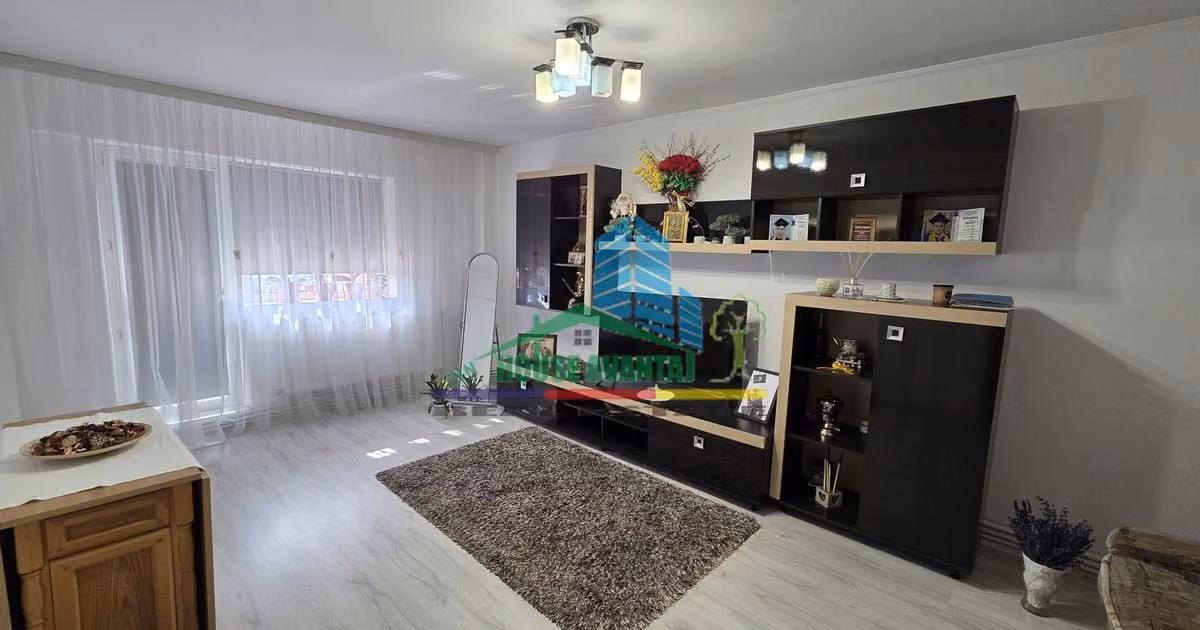 Apartament de vânzare cu 3 camere, mobilat în zona Brăilei, Focșani