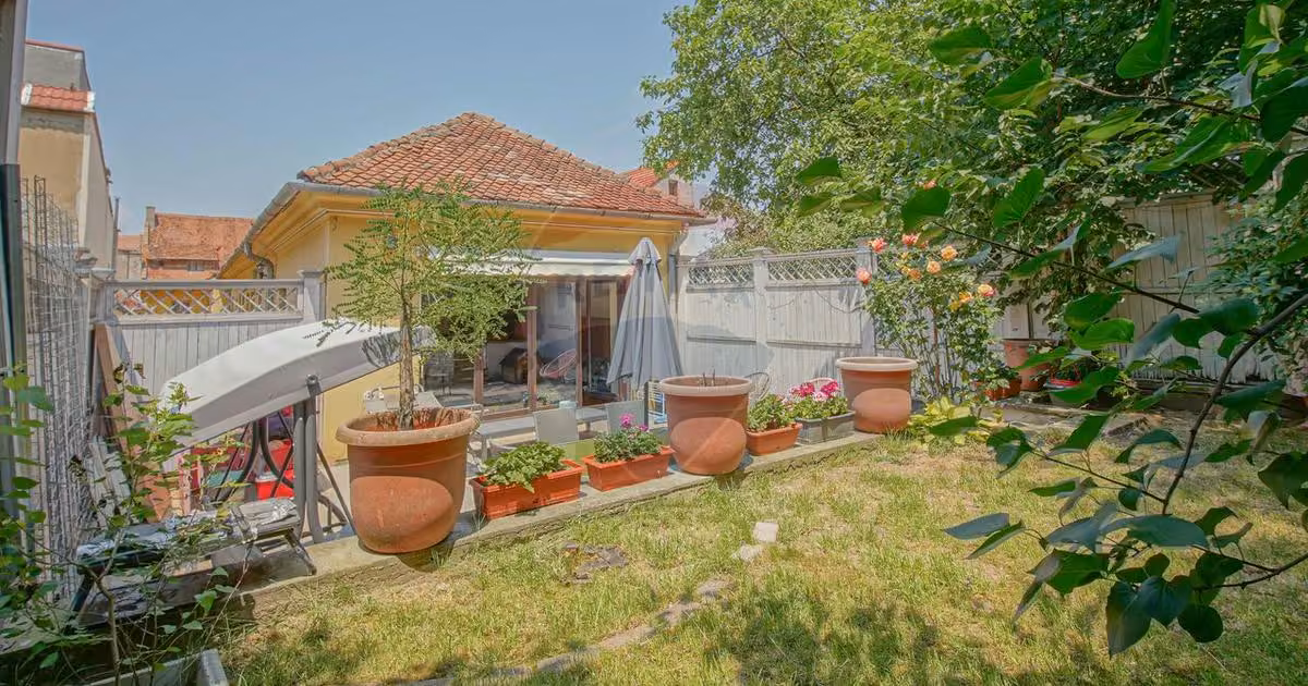 Apartament de vânzare cu 3 camere, mobilat în zona Centrul Istoric, Brașov