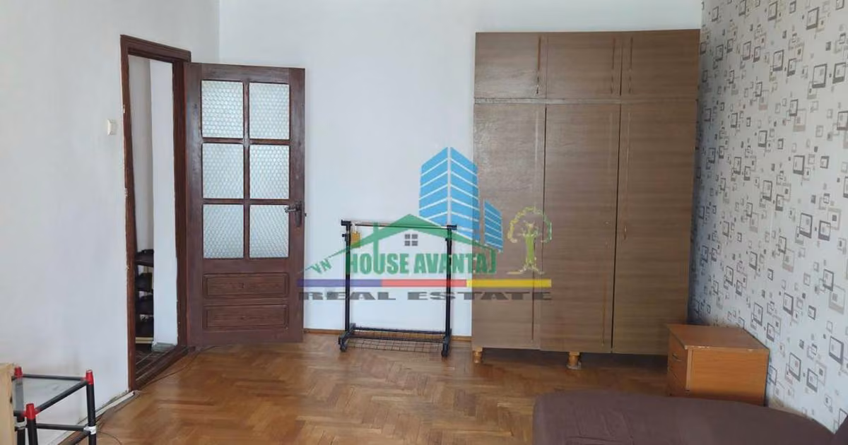 Apartament de vânzare cu 3 camere în zona Central, Focșani