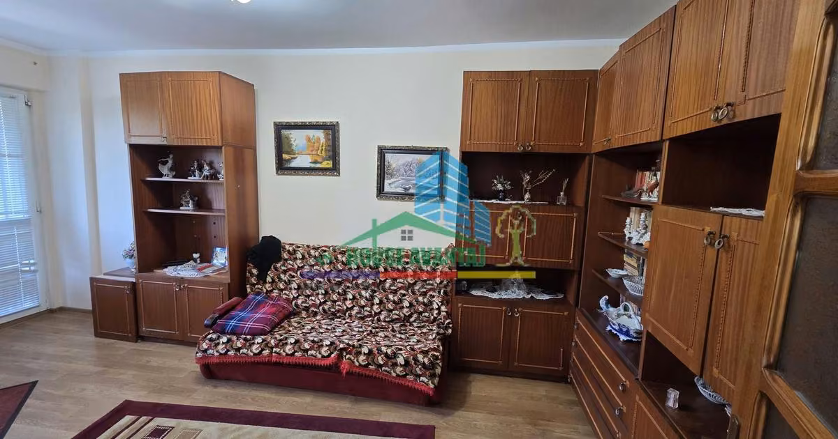 Apartament de vânzare cu 3 camere în zona Central, Focșani