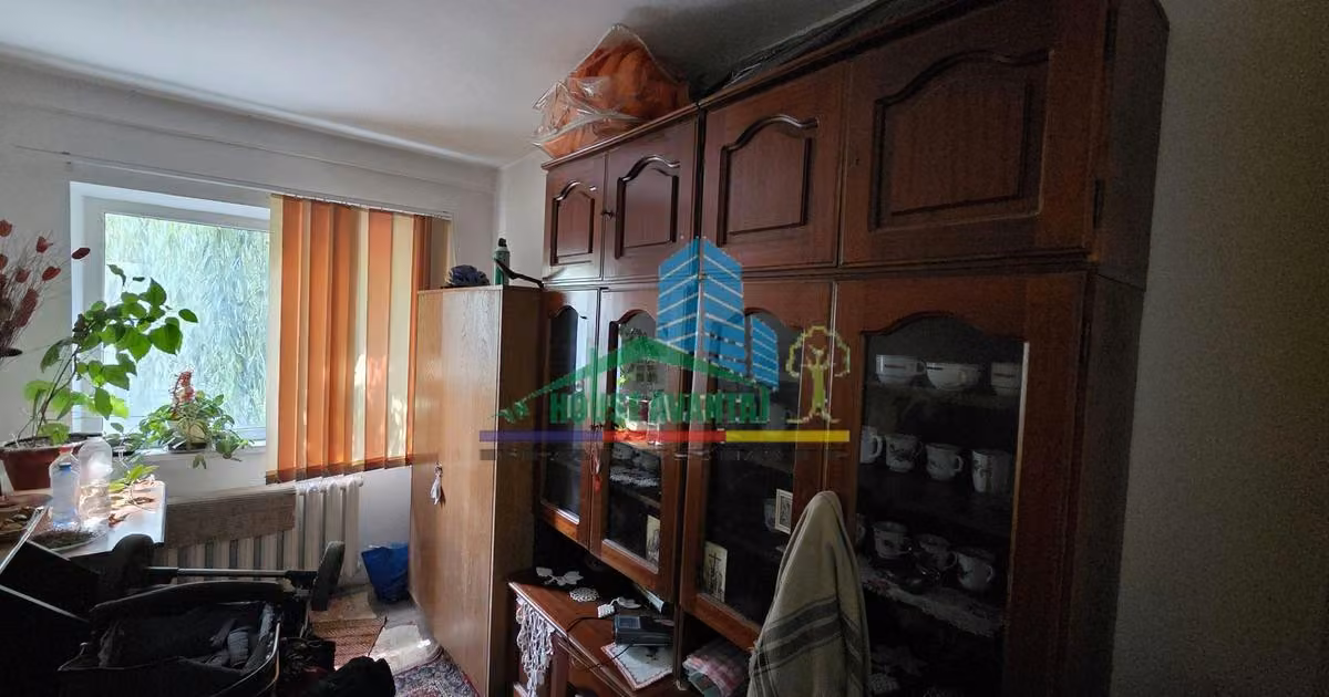 Apartament de vânzare cu 3 camere în zona Central, Focșani