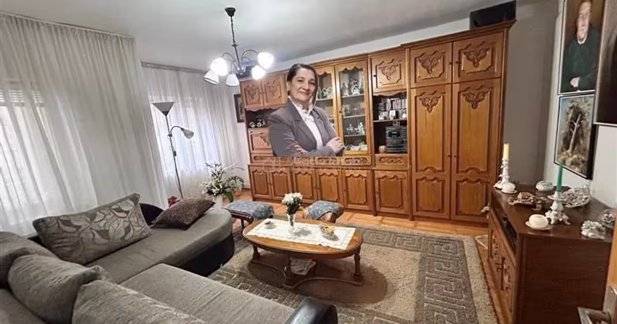Apartament de vânzare cu 3 camere, mobilat în zona Central, Reșița