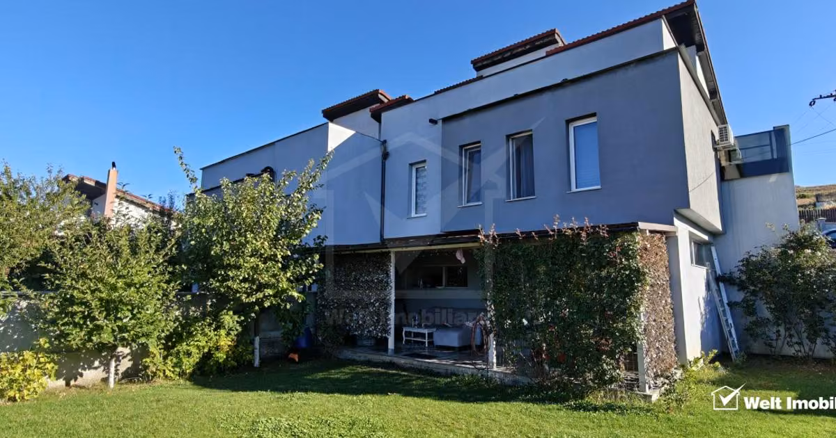 Casă de vânzare cu 4 camere, mobilată în Baciu