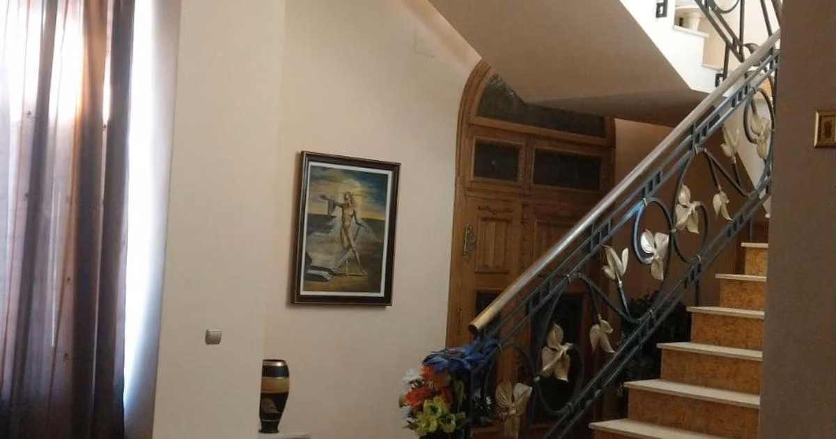 Casă individuală de vânzare cu 9 camere în zona Cotroceni, Sector 5