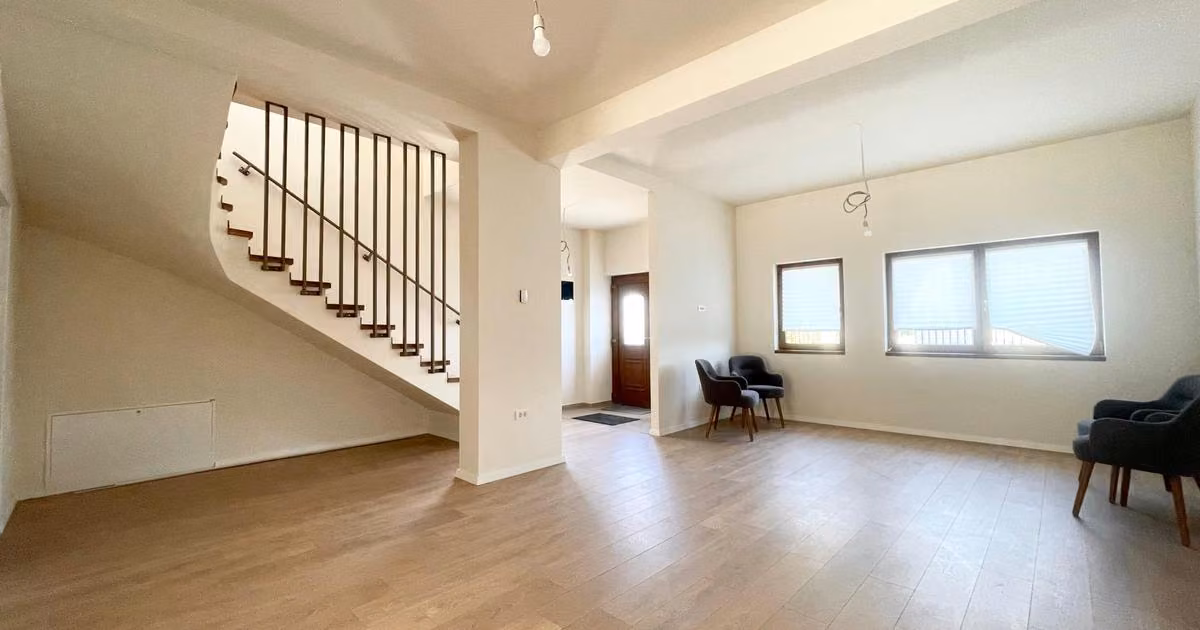 Duplex de vânzare cu 4 camere în Moșnița Nouă