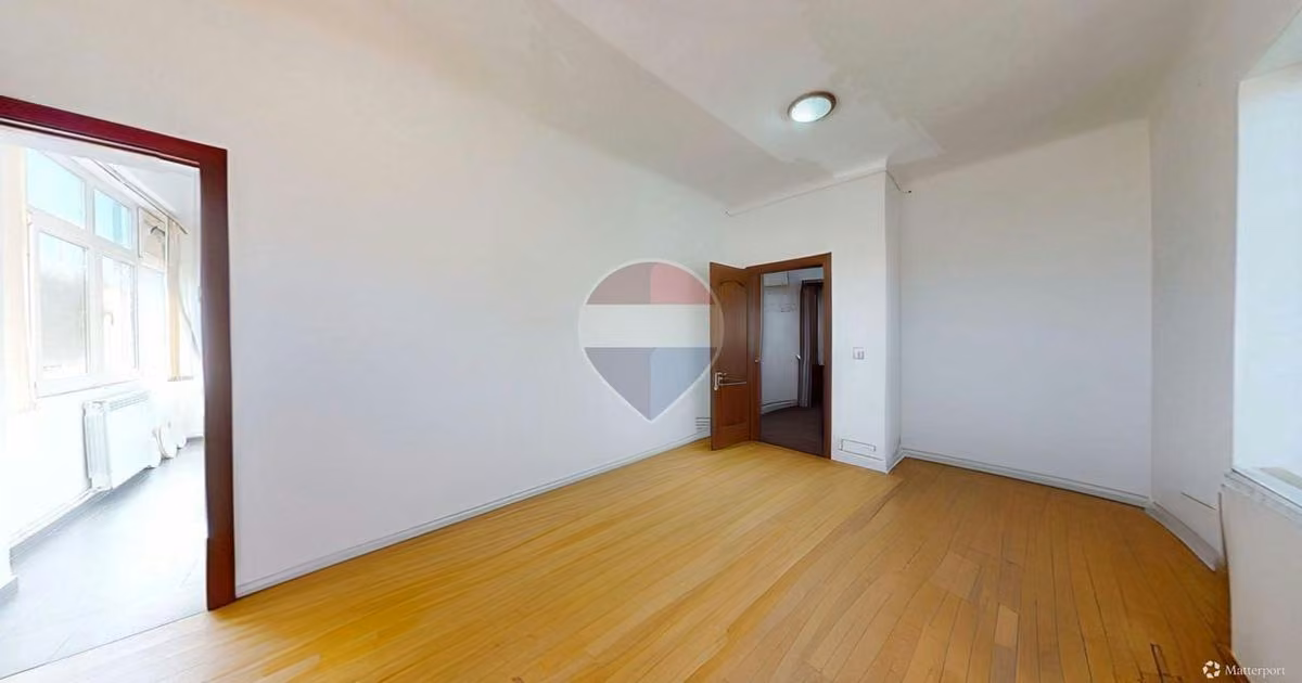 Apartament de vânzare cu 2 camere în zona 13 Decembrie, Brașov