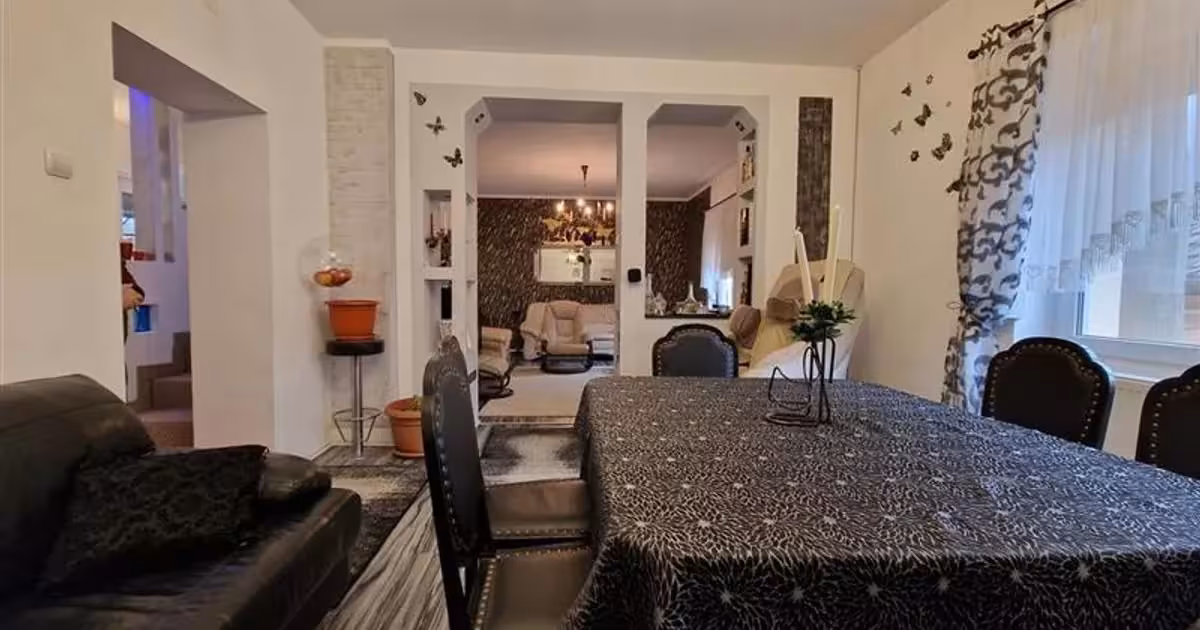 Duplex de vânzare cu 7 camere, mobilat în zona Central, Reșița