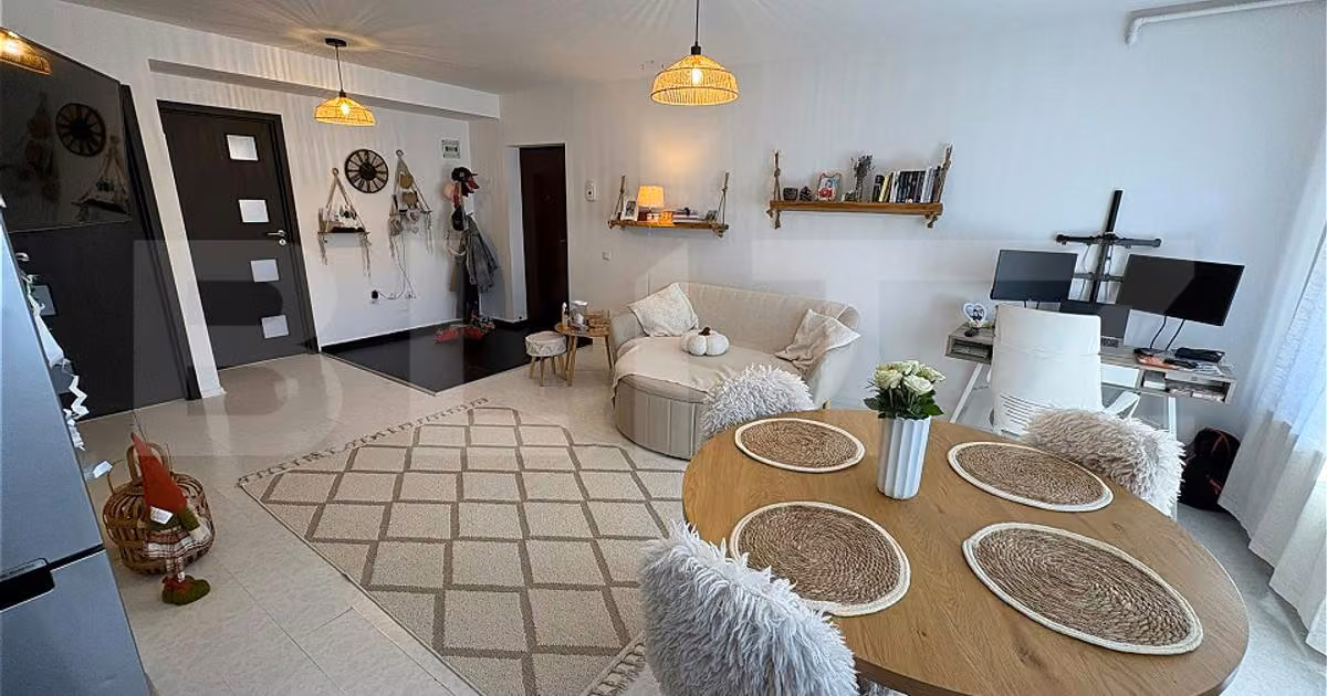 Apartament de vânzare cu 3 camere, mobilat în Florești