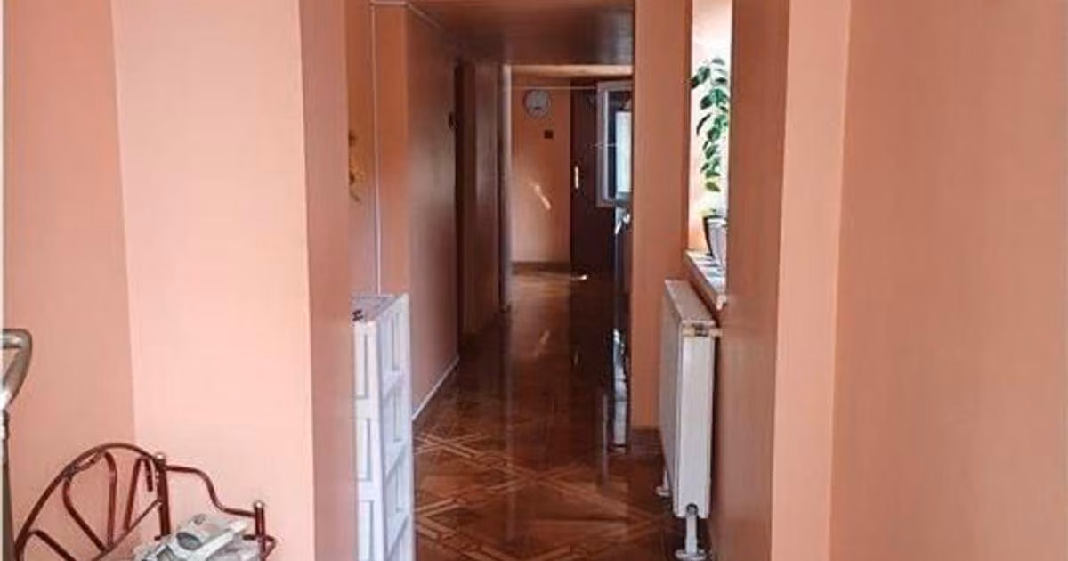 Casă individuală de vânzare cu 3 camere în zona Rahova, Sector 5