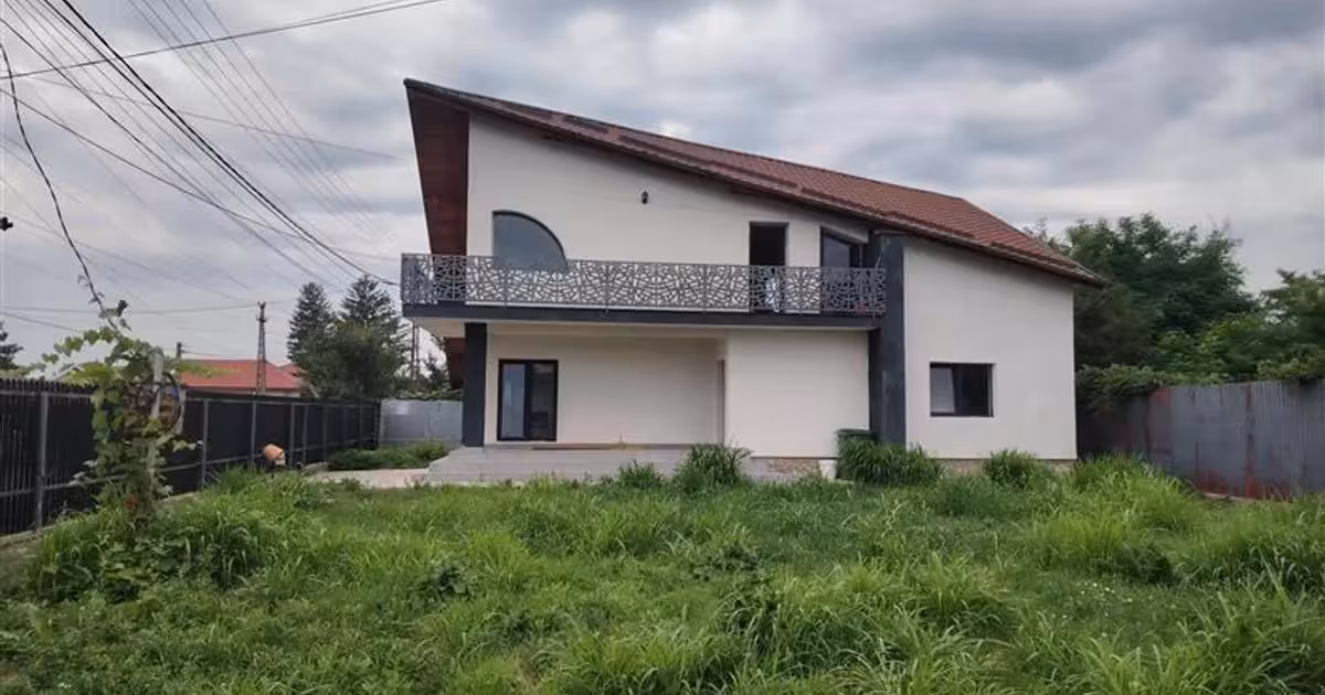 Casă de vânzare cu 4 camere, mobilată în Lipănești