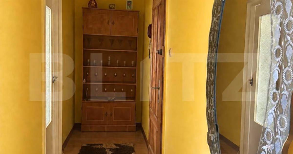 Apartament de vânzare cu 3 camere, mobilat în Turda