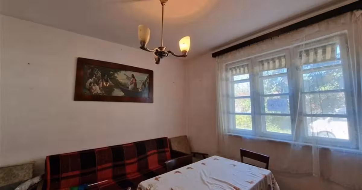 Casă individuală de vânzare cu 5 camere, mobilată în zona Muncitoresc, Reșița