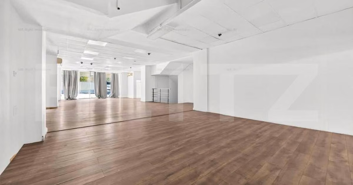 Spațiu comercial de vânzare de 548.00 mp, în zona Scriitorilor, Brașov