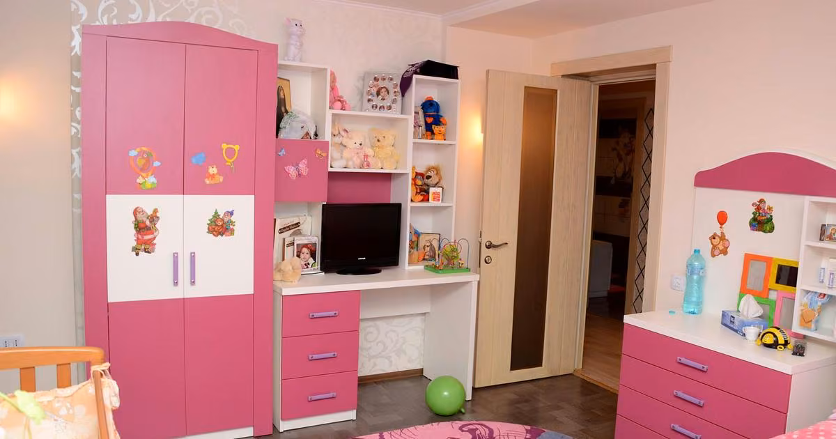Casă individuală de vânzare cu 7 camere, mobilată în zona Micro 17, Galați