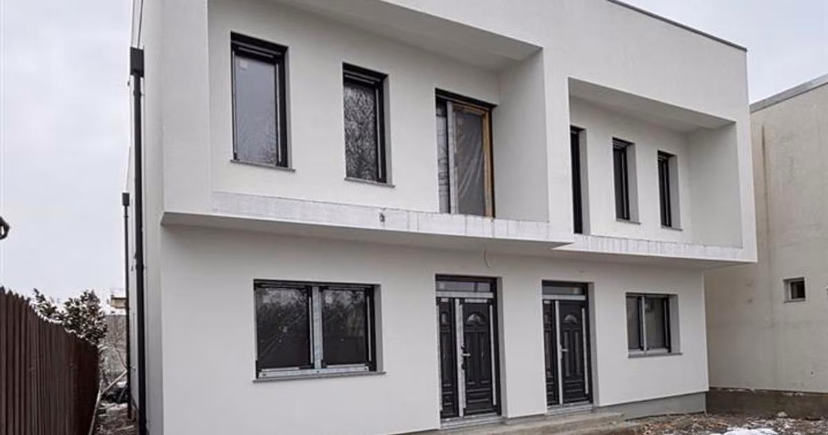Duplex de vânzare cu 5 camere în zona Cantemir, Oradea