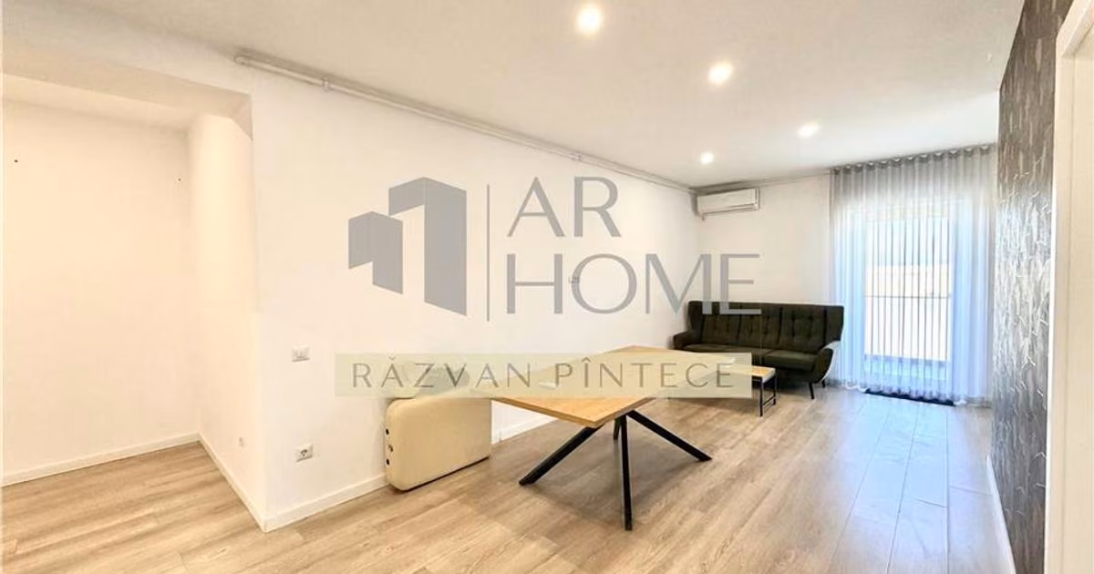 Apartament de vânzare cu 3 camere în zona Albert, Ploiești
